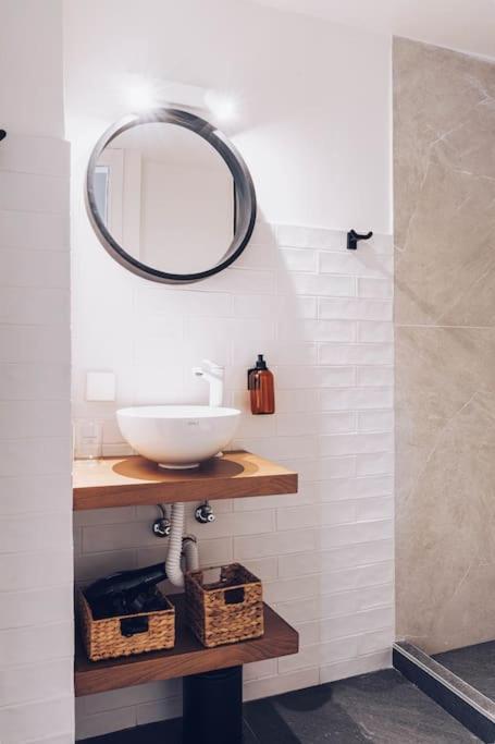 The Repose Aesthetic Apt. R1 Appartement Iraklion Buitenkant foto